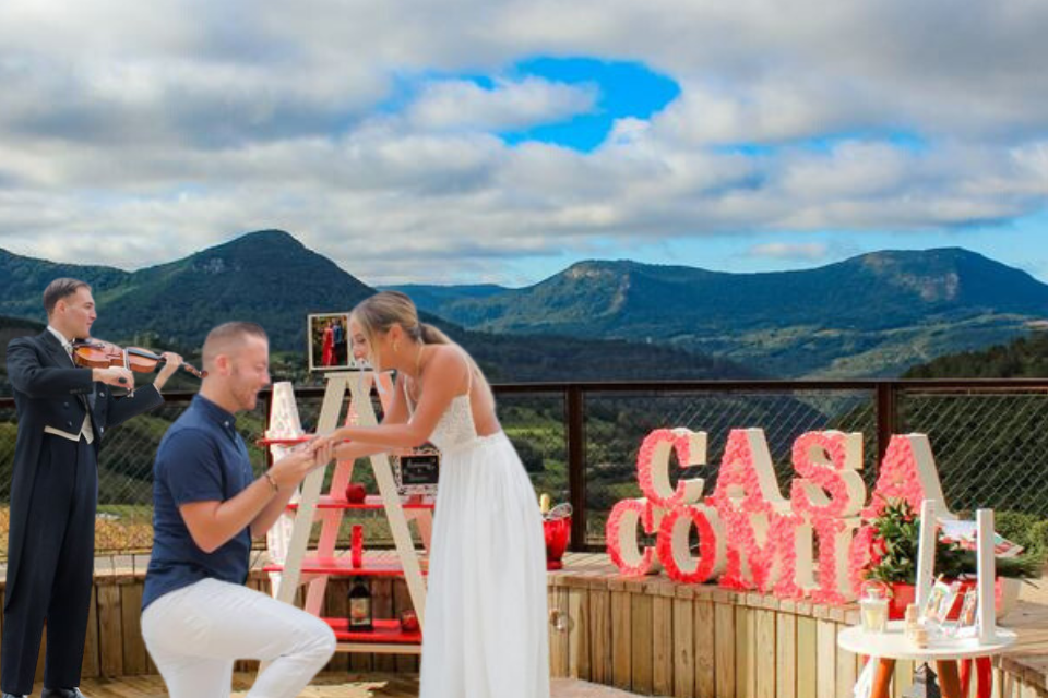 Música ao vivo canela, gramado, igreJinha, três coroas, porto alegre, rio grande do sul. Banda para casamento, banda para eventos, banda para eventos corporativos, banda para aniversários 15 anos, banda para formatura. Músico para restaurante, músico para hotéis, banda de sucesso rio grande do sul, banda para cerimônia de casamento, banda para festa de casamento, voz e violão.